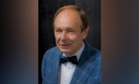 Заслуженного артиста РФ Складчикова похоронили на Хованском кладбище