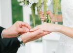 Эксперт Лейбман: платье невесты и костюм жениха напрокат помогут сэкономить на свадьбе