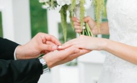 Эксперт Лейбман: платье невесты и костюм жениха напрокат помогут сэкономить на свадьбе