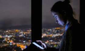 В Китае предложили ограничить просмотр коротких видео в ночное время