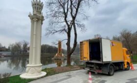 Фонтан «Золотой колос» на ВДНХ промыли после зимы