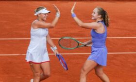 Теннисистки Андреева и Шнайдер вышли в полуфинал турнира WTA в Мадриде