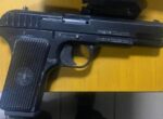 В центре Москве задержали дебоширов с оружием