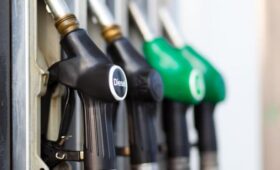 Мособлдума запретила продавать детям бензин и топливо в Подмосковье