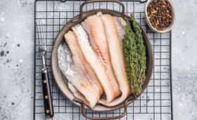 Пикша стала самой подешевевшей рыбой в России в 2026 году