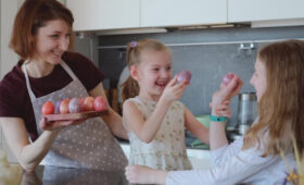 Священник Береговой посоветовал бить острым концом яйца для победы в пасхальной битве