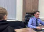 Московские полицейские задержали приготовившую кальян на куличе девушку