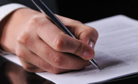 В МО РФ заявили, что будут рассматривать все случаи принуждения к подписанию контракта