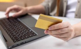 Миронов призвал детально расследовать сбой в работе банков