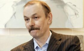 Умер основатель «Митьков», художник и писатель Владимир Шинкарев