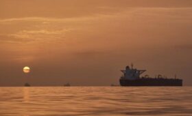 Иран объявил о закрытии Ормузского пролива до полного снятия блокады США