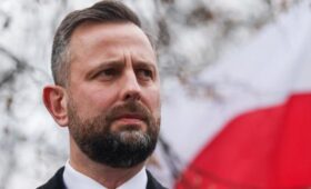 Глава Минобороны Польши осудил посла Украины за слова о Бандере