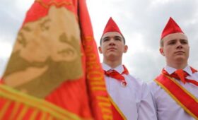 В ГД предложили вернуть октябрят, пионеров и комсомольцев