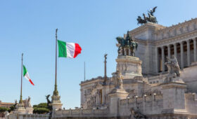 Визовый центр опроверг информацию об упрощении въезда в Италию для россиян