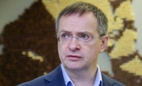 Мединский заявил, что впервые слышит о проверке книги «Вредные советы»