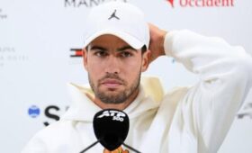 Вторая ракетка мира Алькарас снялся с «Мастерса» в Мадриде