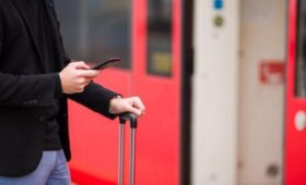 В ГД предложили давать студентам скидку на ж/д билеты за 2 часа до отправления