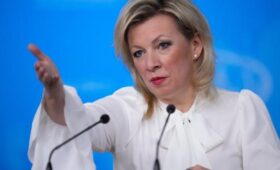 Захарова заявила, что РФ поддерживает политический диалог с США по Украине
