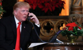 Трамп заявил, что продолжает общение с Путиным