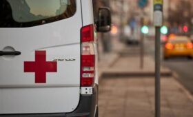 Специалисты работают с артистами Красноярского театра после проблем со здоровьем