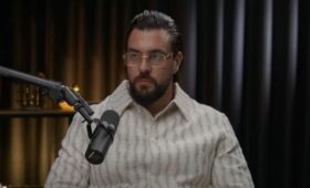 Тело телеведущего и блогера Антона Штейна найдено в гостинице