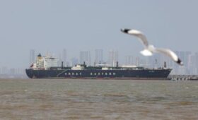 Проход танкеров через Ормузский пролив снизился более чем на 90%