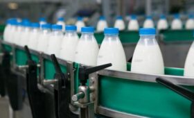 «Известия»: фермеры попросили Минпромторг РФ отменить маркировку молочной продукции