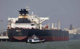 Иран будет взимать плату за проход торговых судов через Ормузский пролив