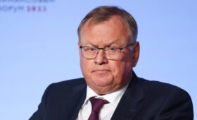 Глава ВТБ Костин допустил снижение ключевой ставки до однозначной цифры в 2027 году
