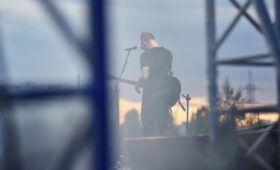 Москва онлайн покажет массовую репетицию рок-музыкантов под открытым небом