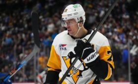 Малкин признан первой звездой игрового дня в НХЛ после хет-трика