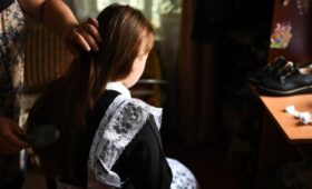 В ГД предложили бесплатно выдавать школьную форму многодетным семьям