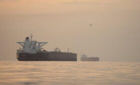 ВС Ирана предотвратили проход двух танкеров через Ормузский пролив