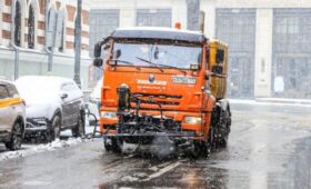 Городские службы Москвы переведены в усиленный режим из-за снегопада