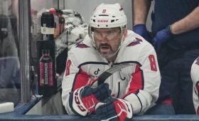 Хоккеист Овечкин не попал в пустые ворота в последнем матче сезона