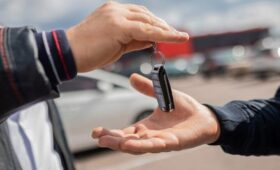 Россиянам разъяснили правила уплаты налога с продажи автомобиля в 2026 году