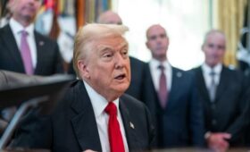 WSJ: Трамп пообещал помиловать членов своей администрации перед уходом с поста