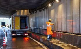 Более 100 транспортных тоннелей промоют в Москве после зимы