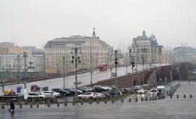 Желтый уровень опасности объявлен в Москве из-за ветра и гололедицы