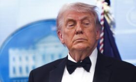 Трамп: США больше не будут направлять делегации в Пакистан для переговоров с Ираном