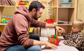 Москва помогает детям с аутизмом развивать социальные и бытовые навыки