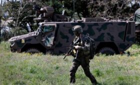 Политик Филиппо: Франция готовится к потенциальной войне с Россией