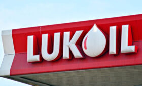 США продлили лицензию на операции с зарубежными АЗС «Лукойла»