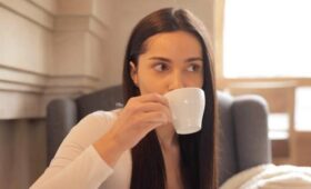 Биохимик Дивинская: употребление кофе до 14:00 безопасно для организма