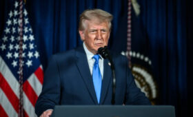 Трамп продлил режим прекращения огня с Ираном