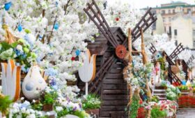 Более 100 декоративных конструкций украсили Москву в преддверии Пасхи