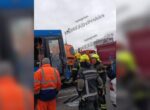 Трех человек госпитализировали после ДТП с автобусом на Варшавском шоссе
