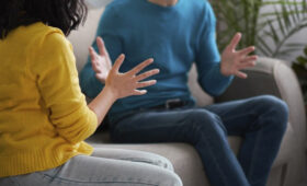 В какие дни недели люди конфликтуют друг с другом чаще всего