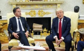 Politico: Трамп обрушил на генсека НАТО поток оскорблений на встрече в Белом доме