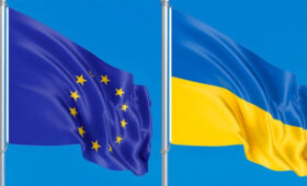 Bloomberg: ЕС рассматривает возможность ужесточения условий финансирования Украины